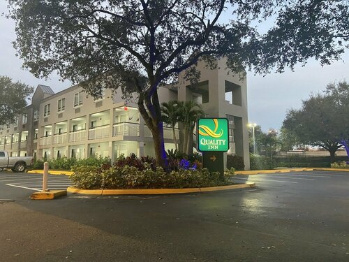 Внешний вид отеля Quality Inn Miami Airport Doral в Дорале, фото 4