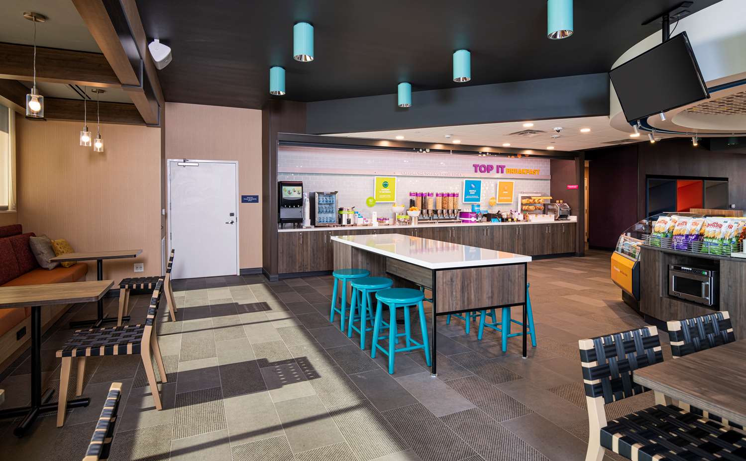 Фото Tru by Hilton Phoenix Glendale Westgate, Az