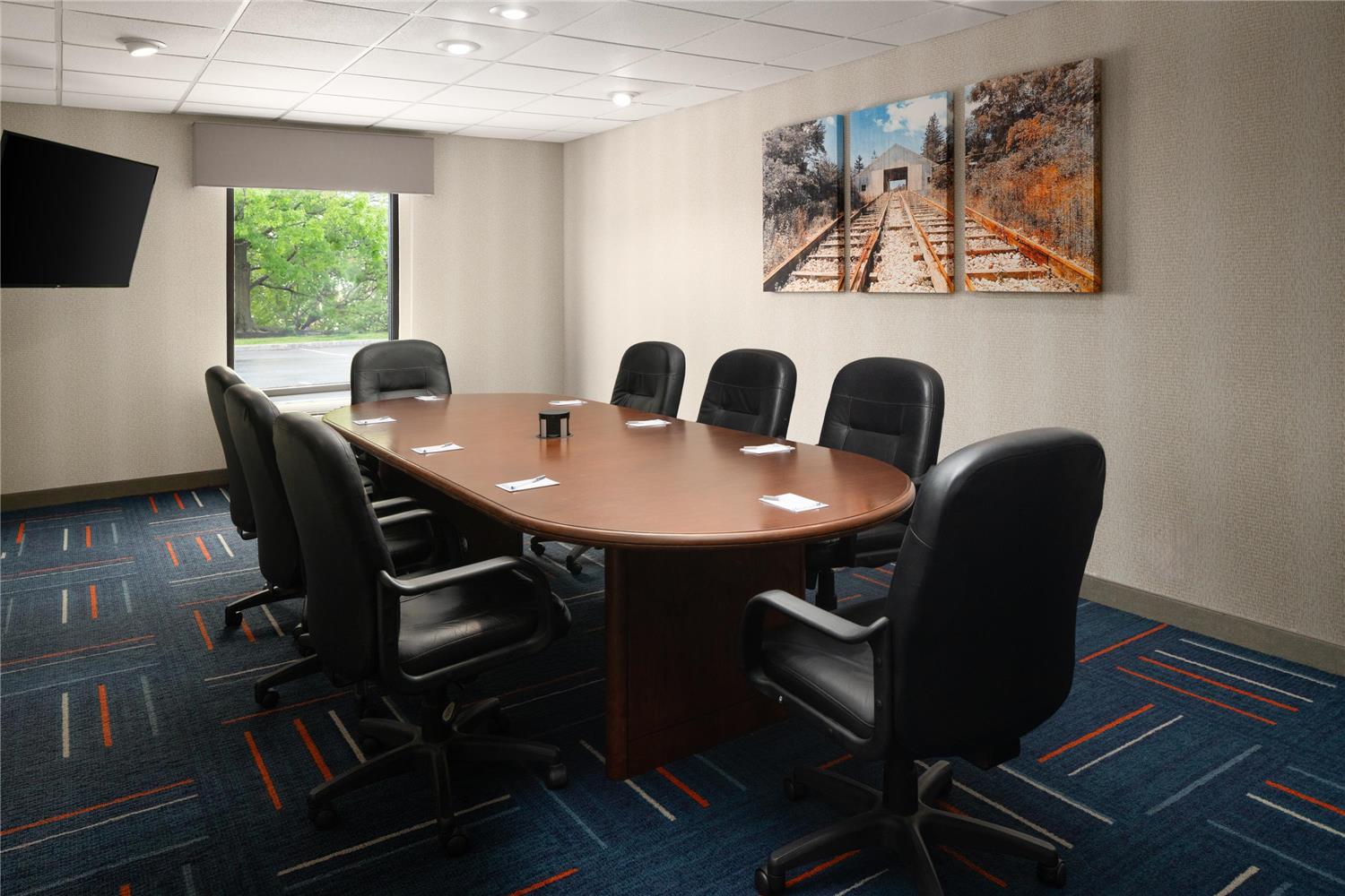 Фото Hampton Inn Chambersburg