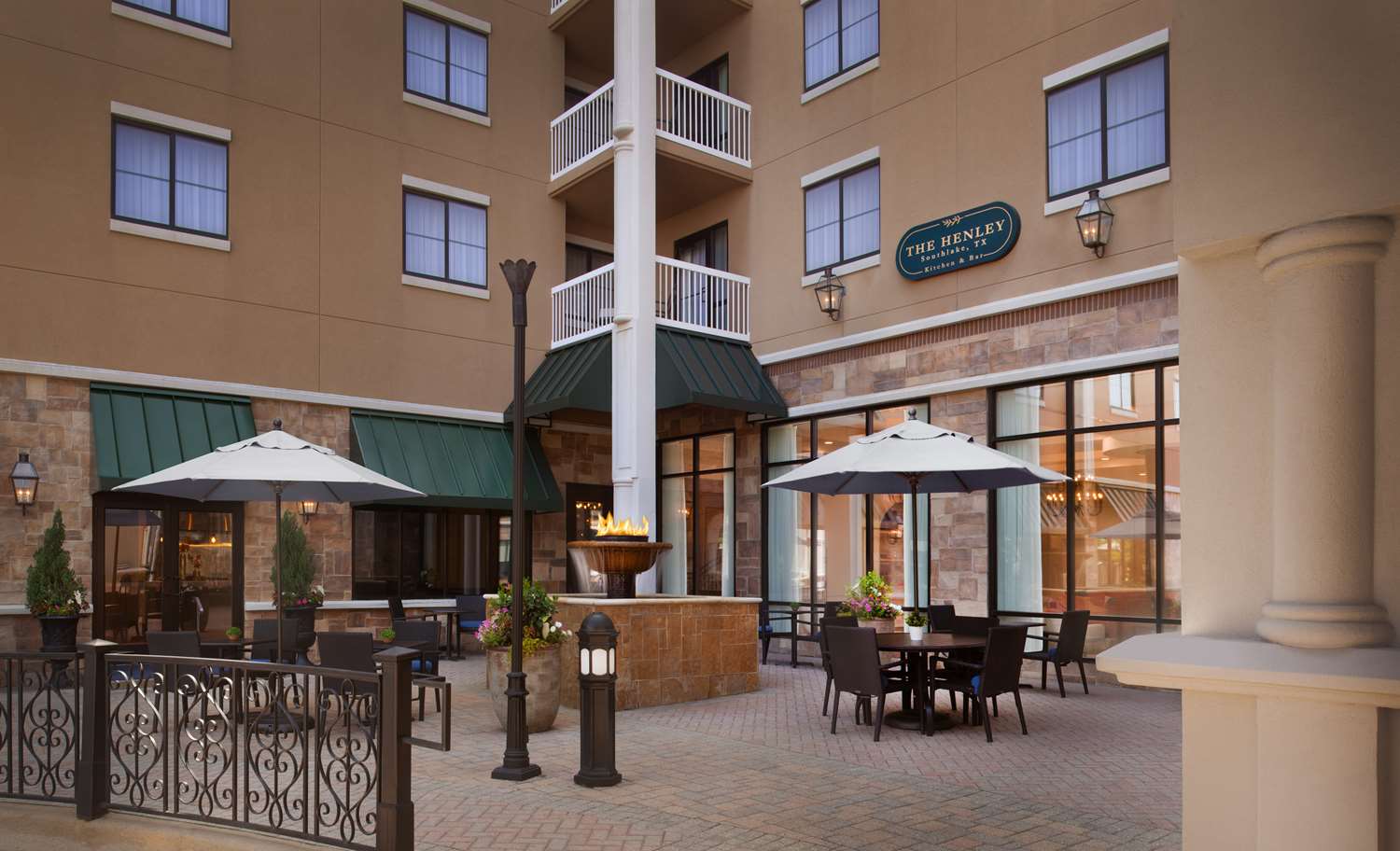 Фото Hilton Dallas/Southlake Town Square