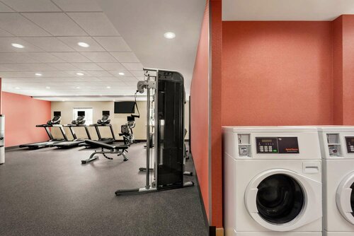 Гостиница Home2 Suites by Hilton Woodbridge Potomac Mills в Вудбридже