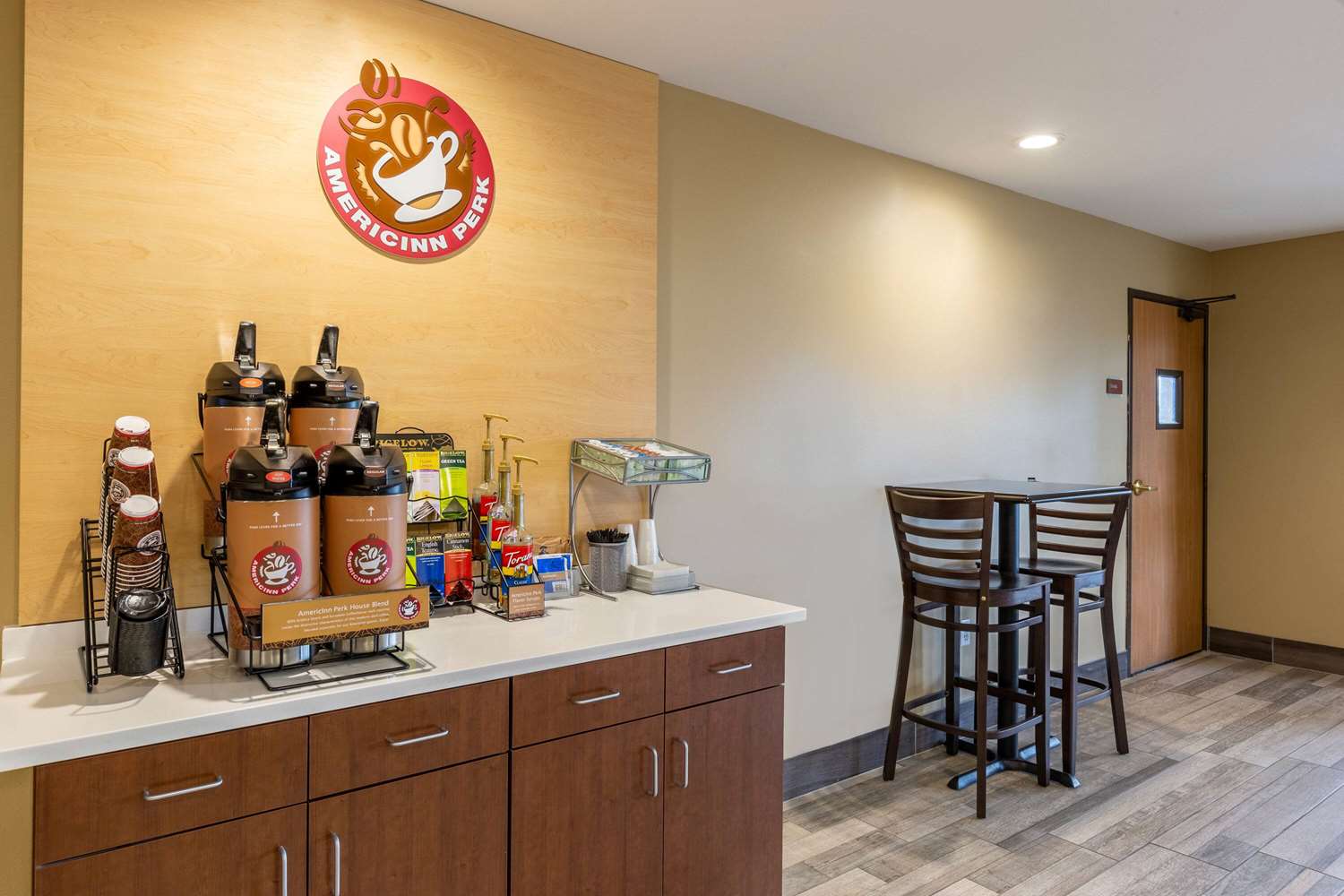 Фото AmericInn by Wyndham Jefferson