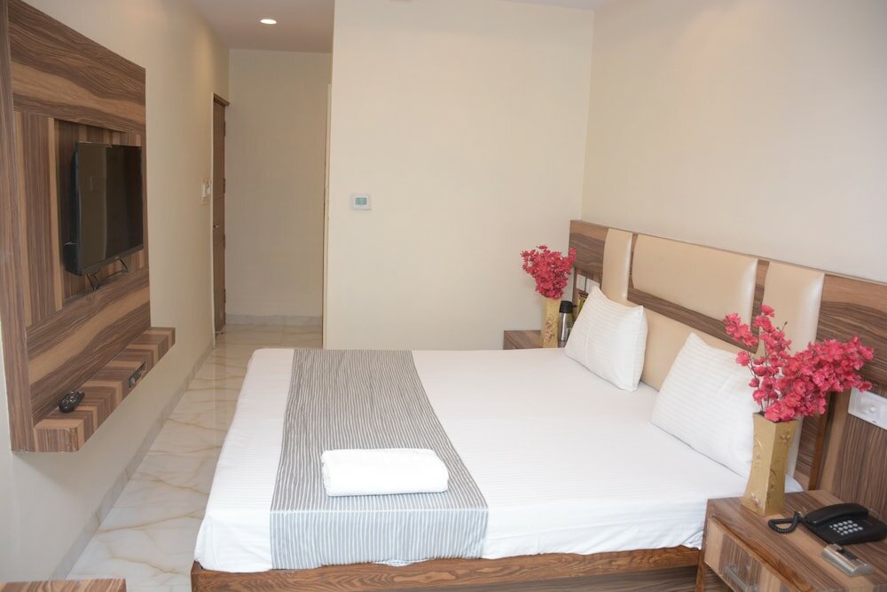 Фото Hotel Golden Oasis Delhi