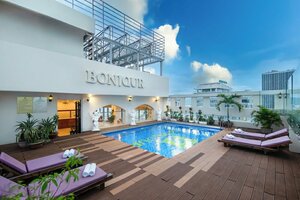Гостиница Bonjour Nha Trang Hotel