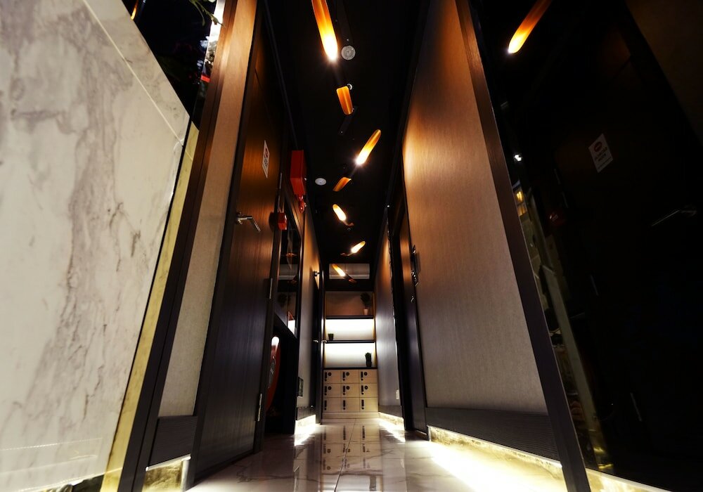 Фото CUBE Boutique Capsule Hotel in Kampong Glam