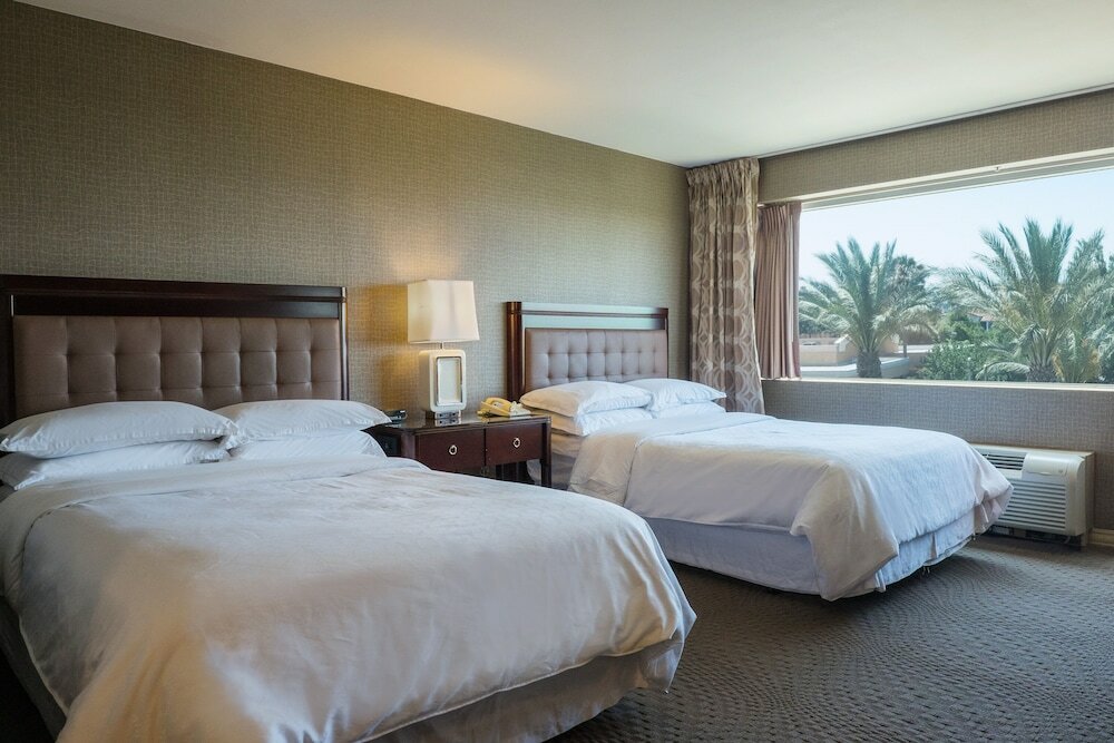 Фото Sheraton Ontario Airport Hotel