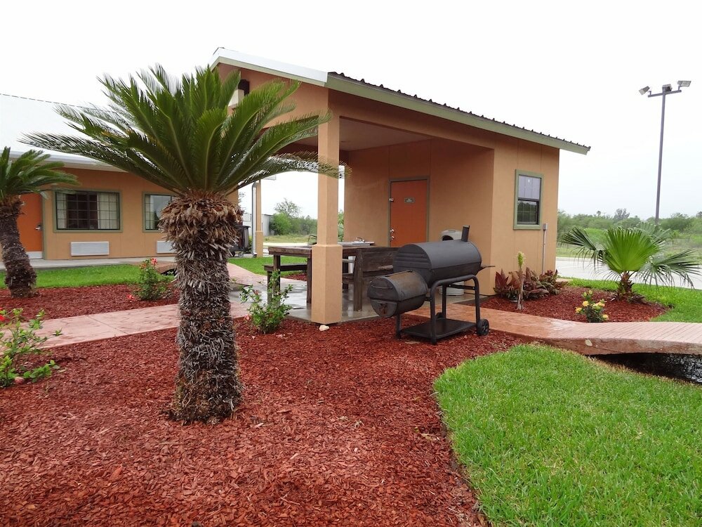 Фото Best Western Hebbronville Inn