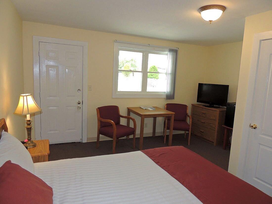 Фото Capt. 's Inn & Suites