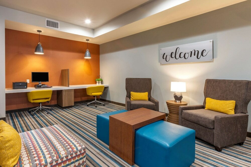 Фото MainStay Suites