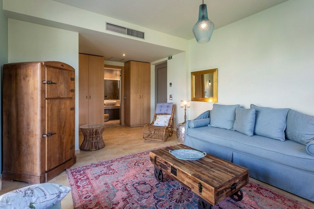 Фото Elysian Luxury Hotel & SPA