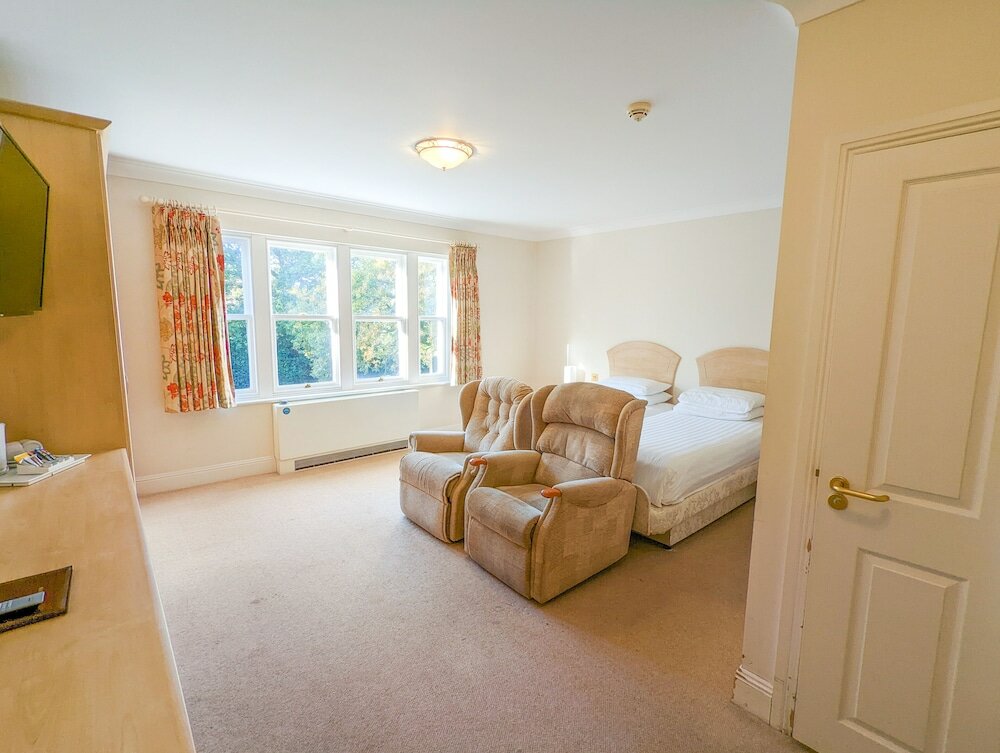 Фото The Grove Hotel