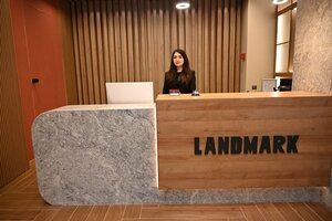 отель Landmark