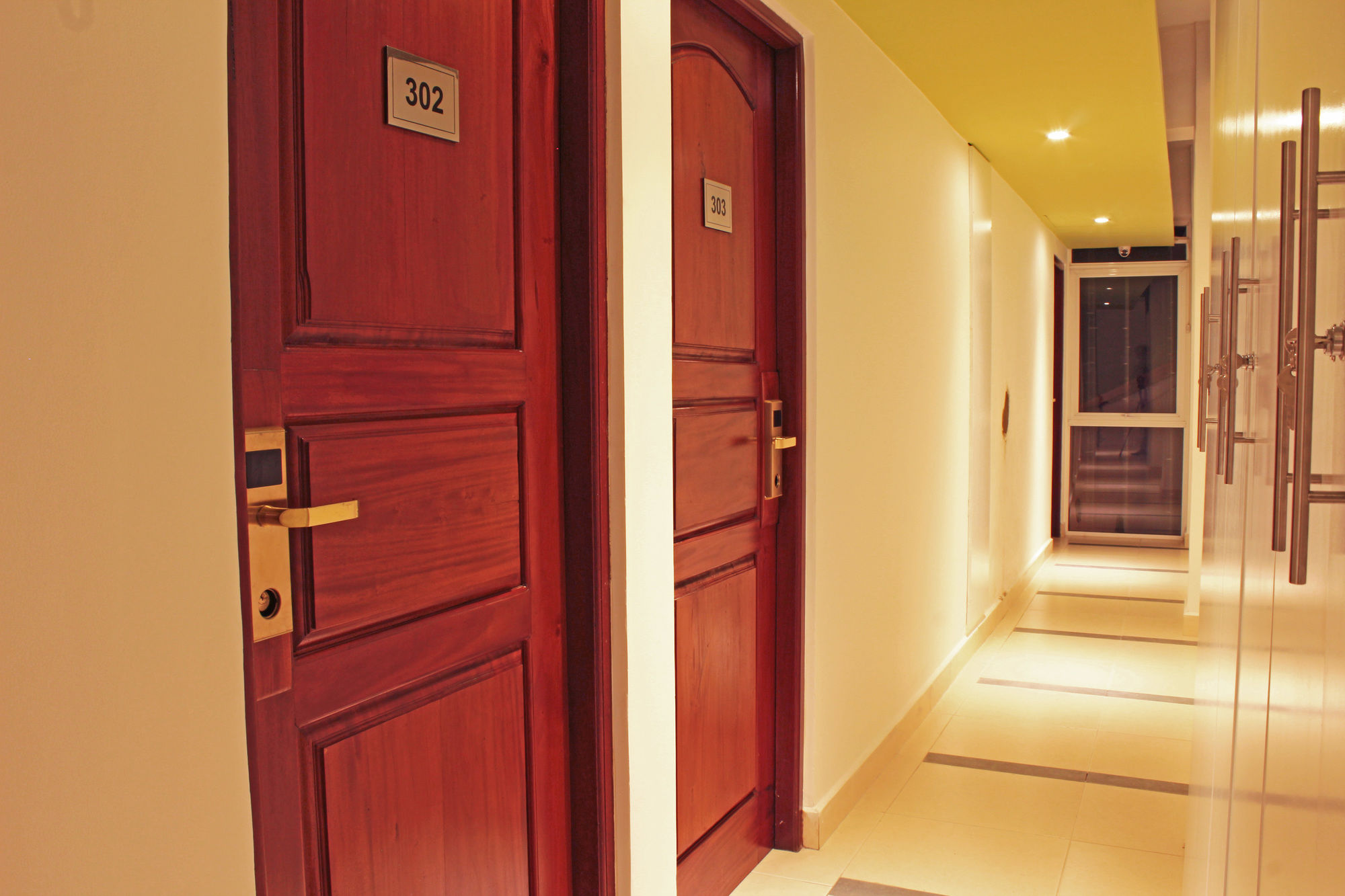 Фото Thilhara Days Inn