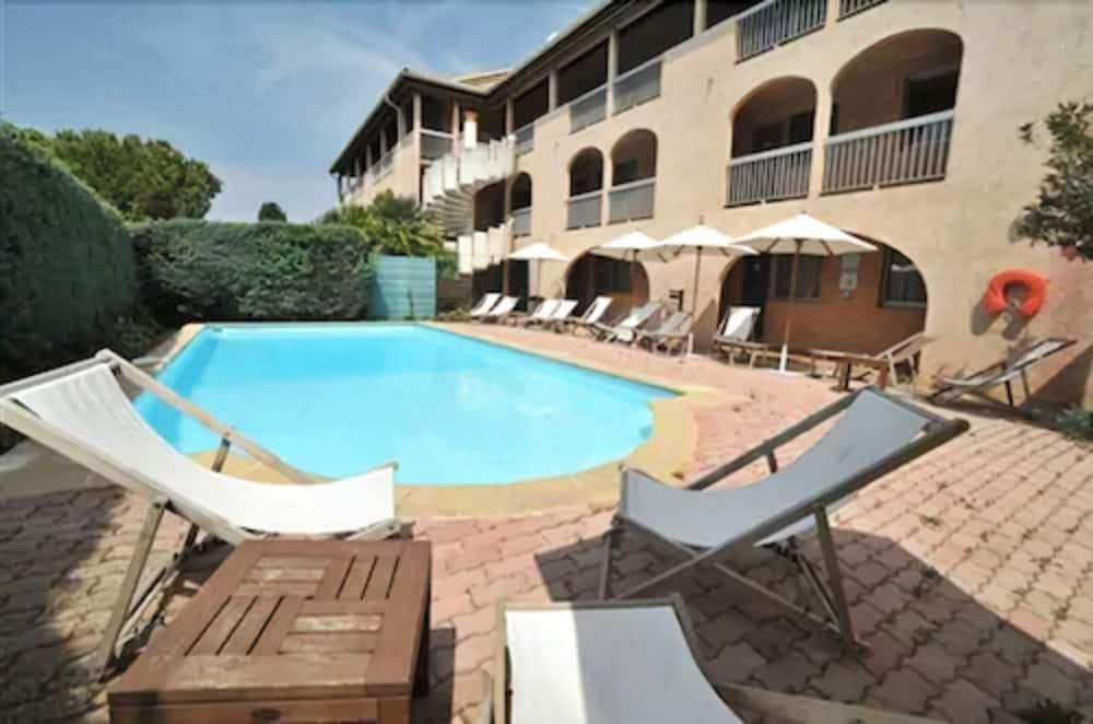 Фото Hotel Belvédère Cannes-Mougins