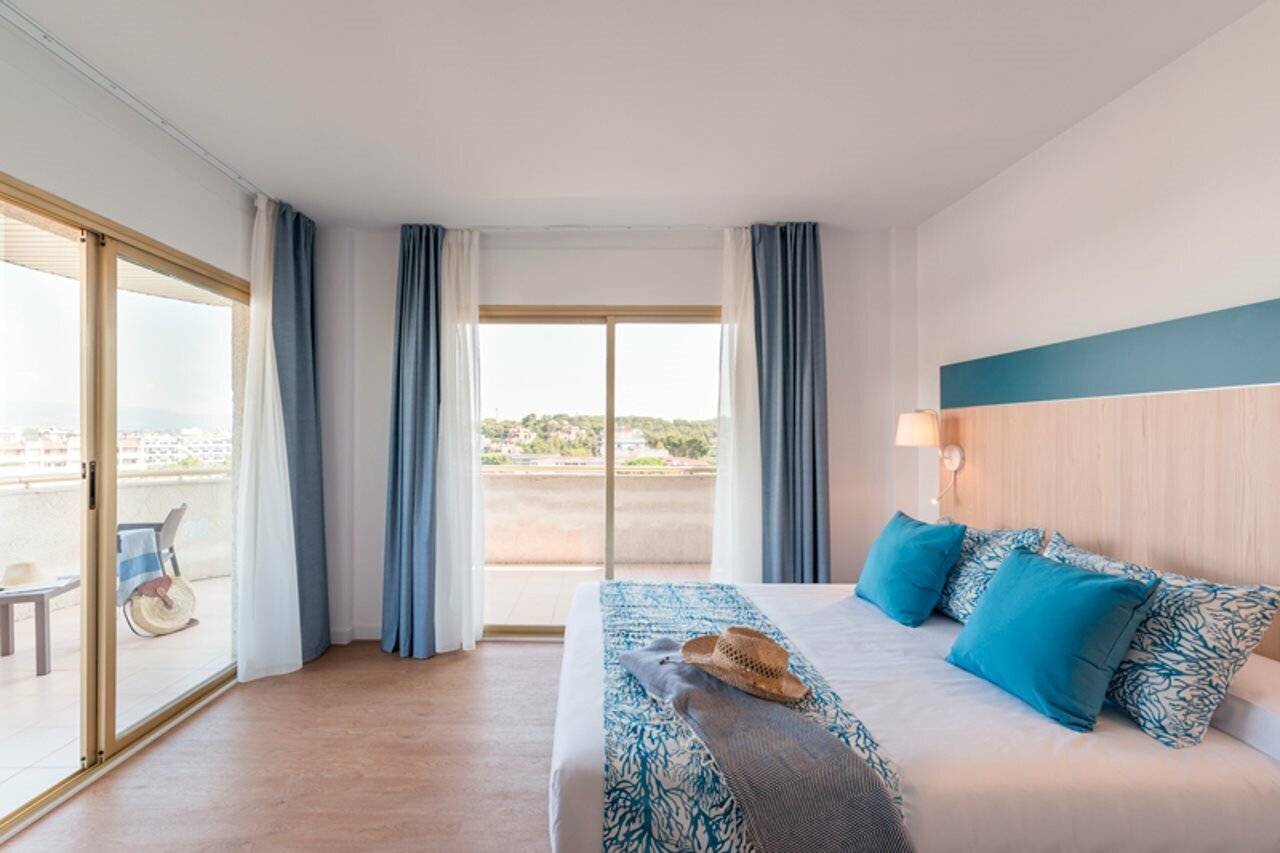 Фото Hotel Salou Beach by Pierre & Vacances