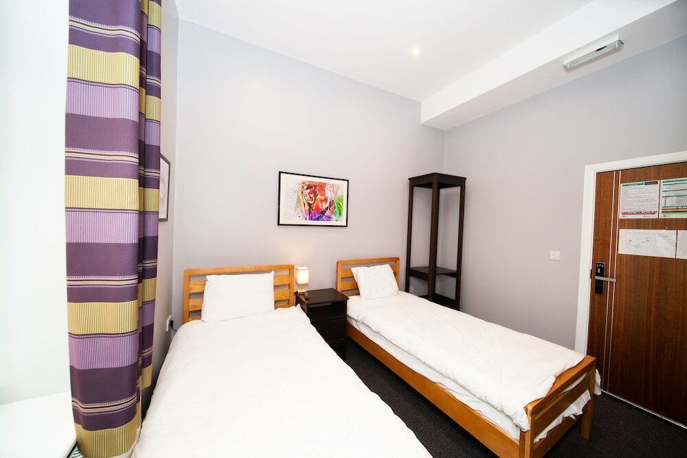 Фото Oyo The Arch, Wembly Stadium