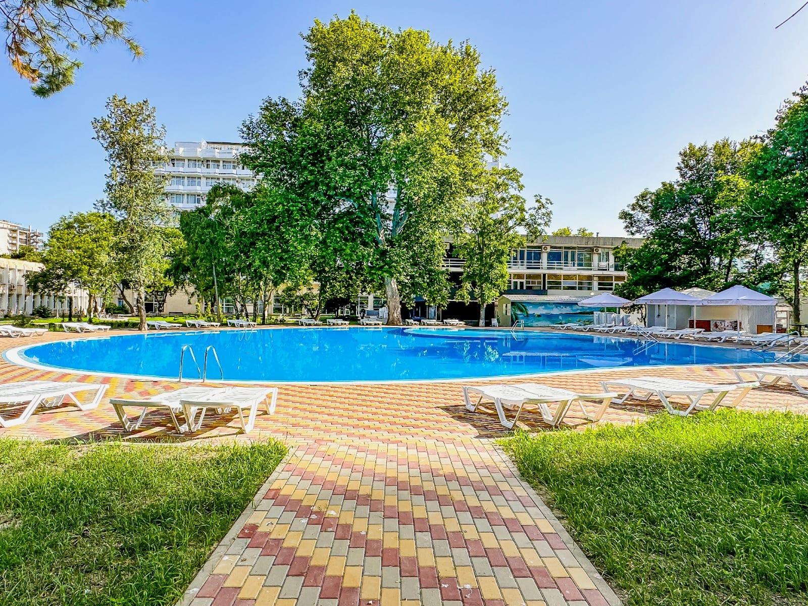 Фото отеля 2