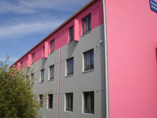 Фото Kyriad Montpellier Aeroport Gare Tgv Sud de France