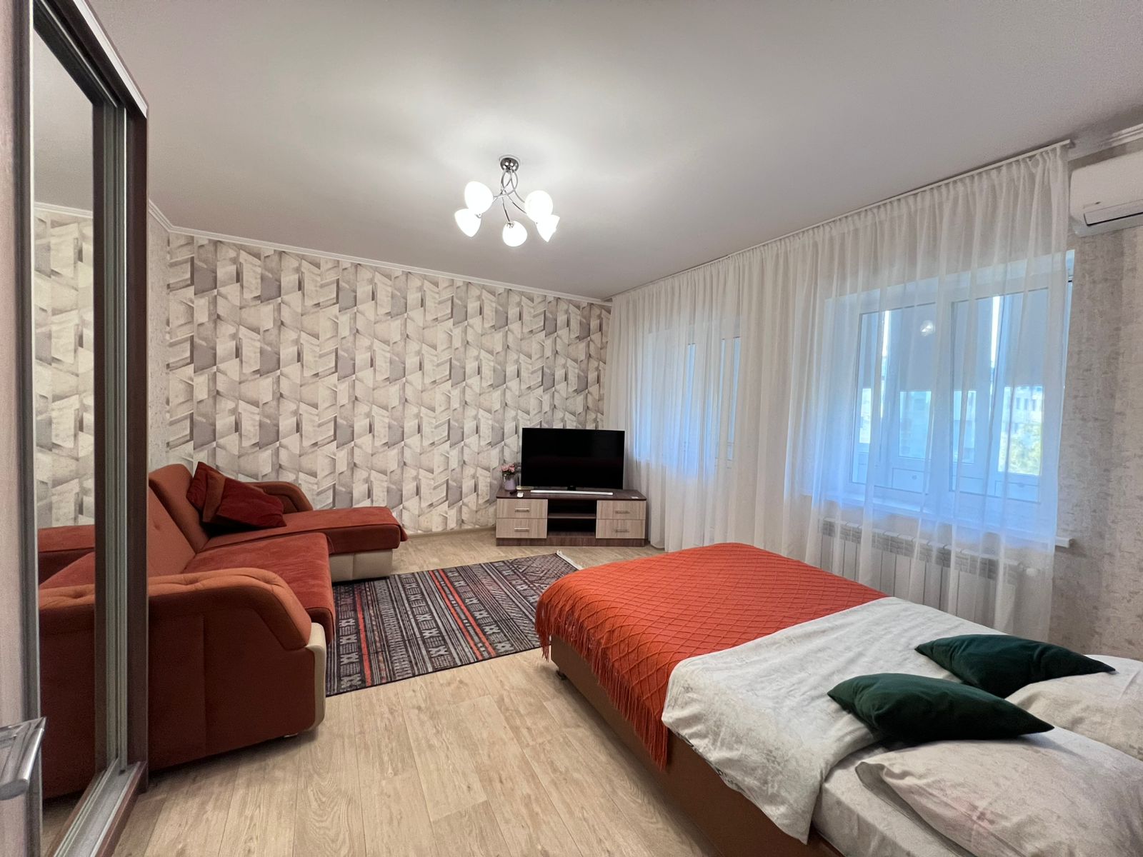 Фото Уютная Квартира у Храма Золотая Обитель Будды Шакьямуни