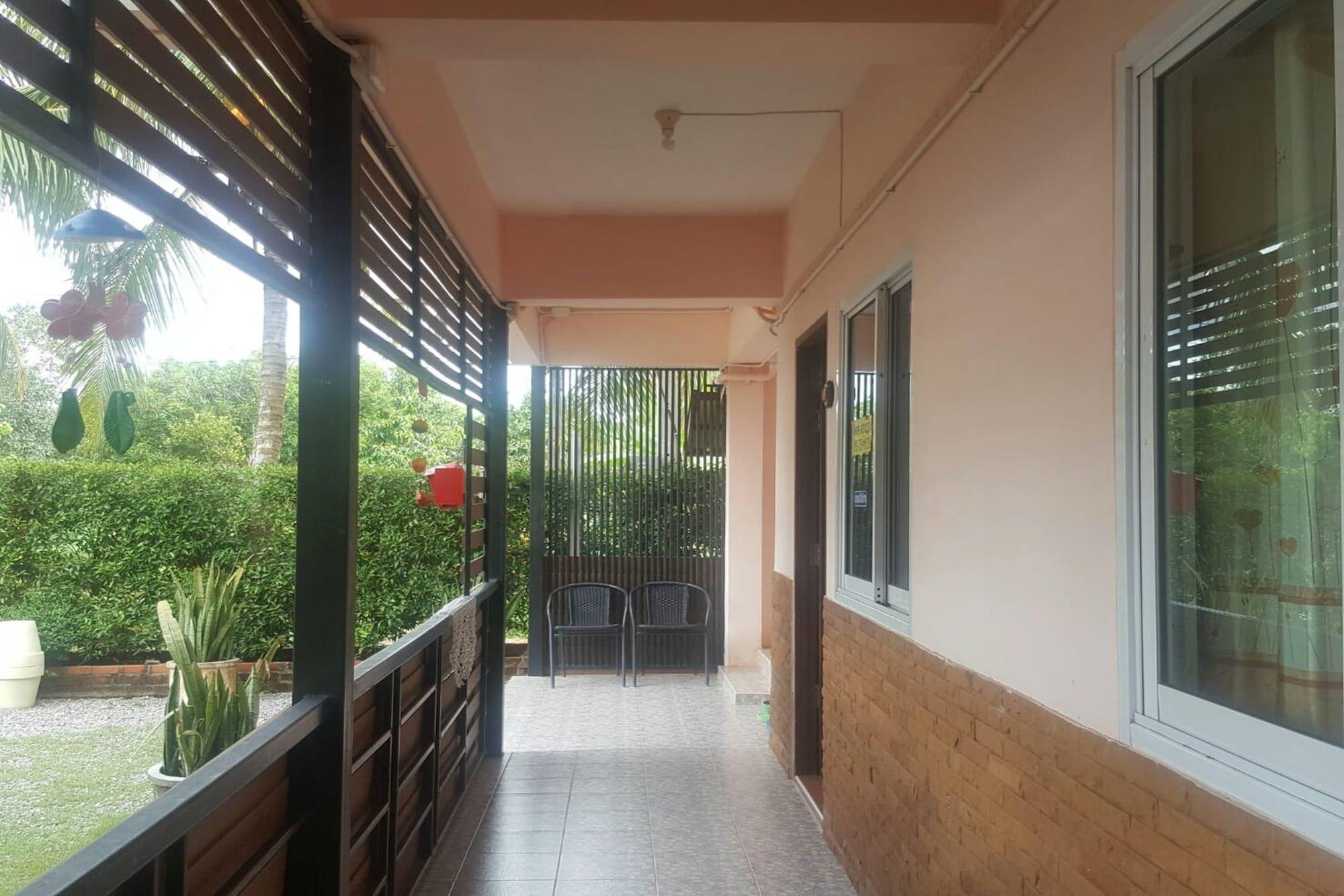 Фото Charlee House