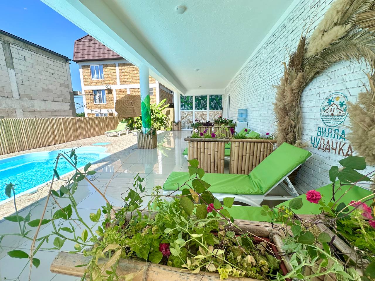 Фото отеля 1