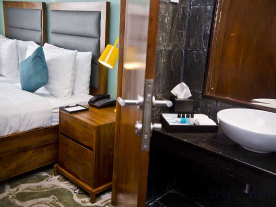 Фото Ocean Edge Suites & Hotel Colombo