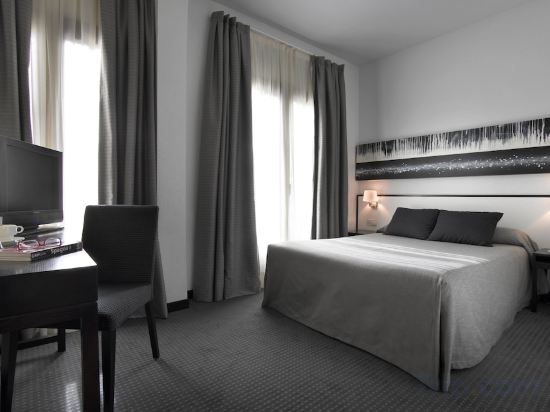 Фото Hotel Macià Plaza