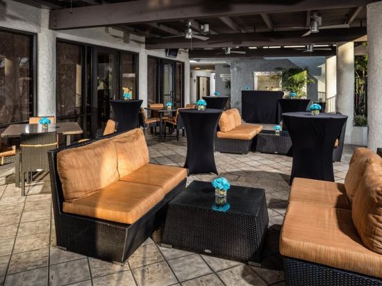 Фото DoubleTree by Hilton Carson