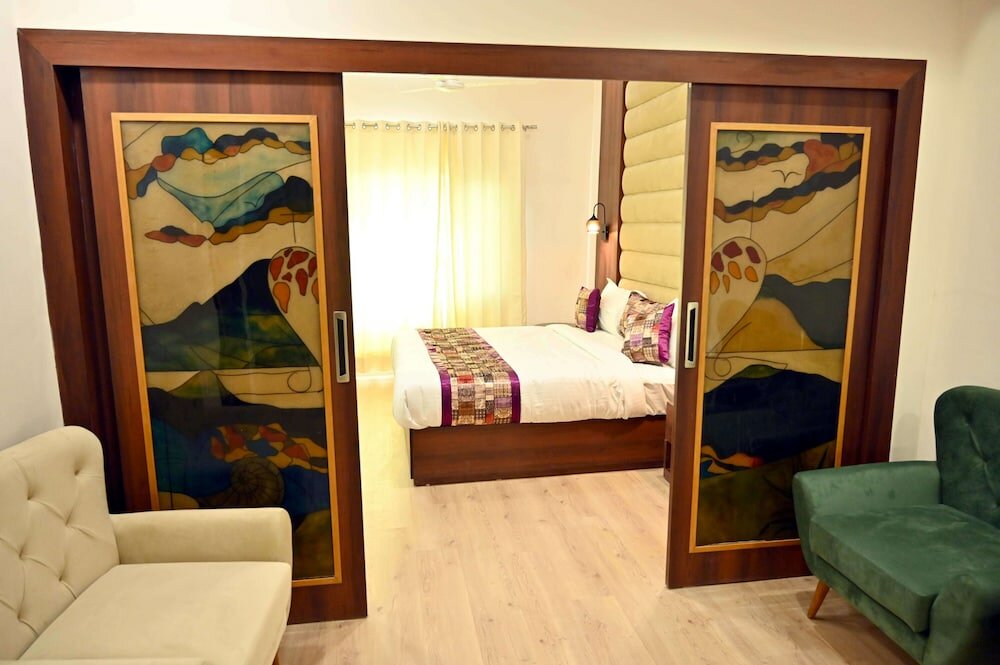 Фото Hotel Karan Residency