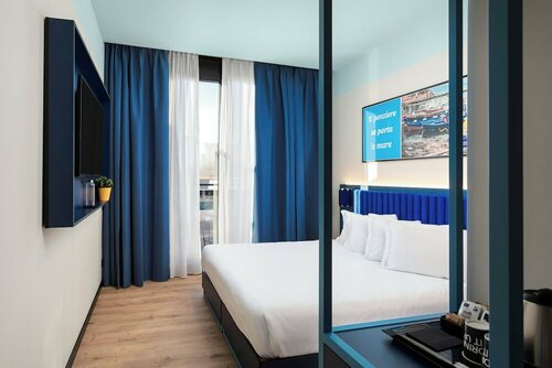Гостиница CX Naples Centrale Campus & Hotel в Неаполе