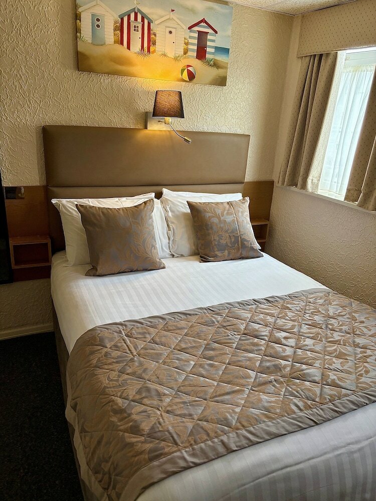 Фото Clifton Court Metro Hotel