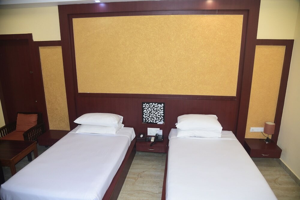 Фото Indo Hokke Hotel