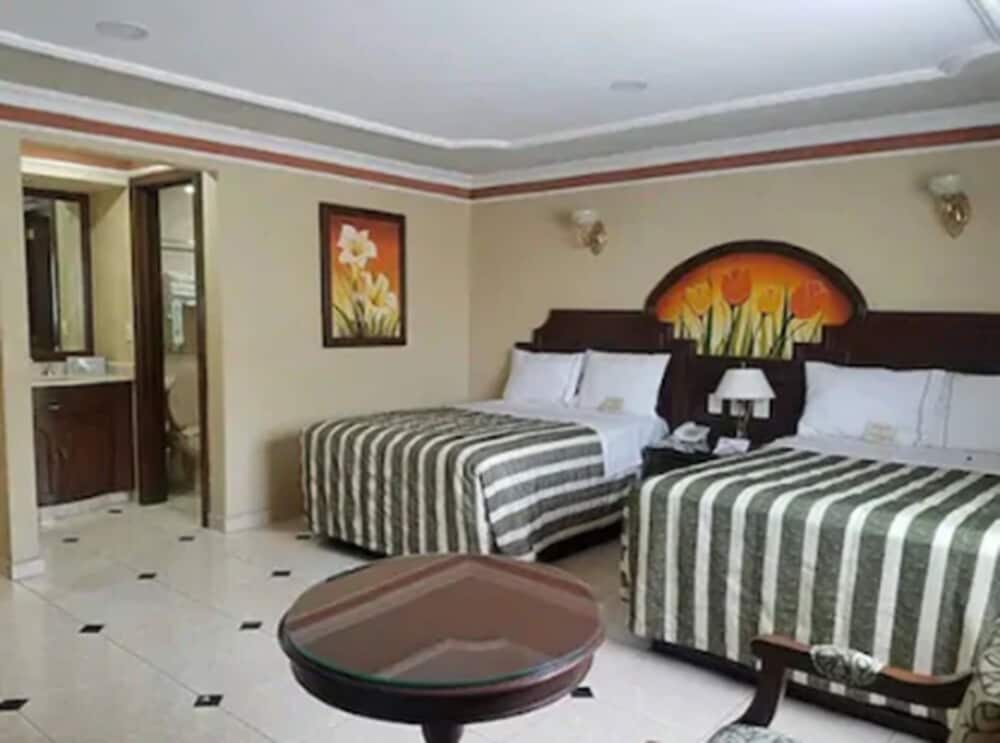 Фото Hotel Casino Plaza