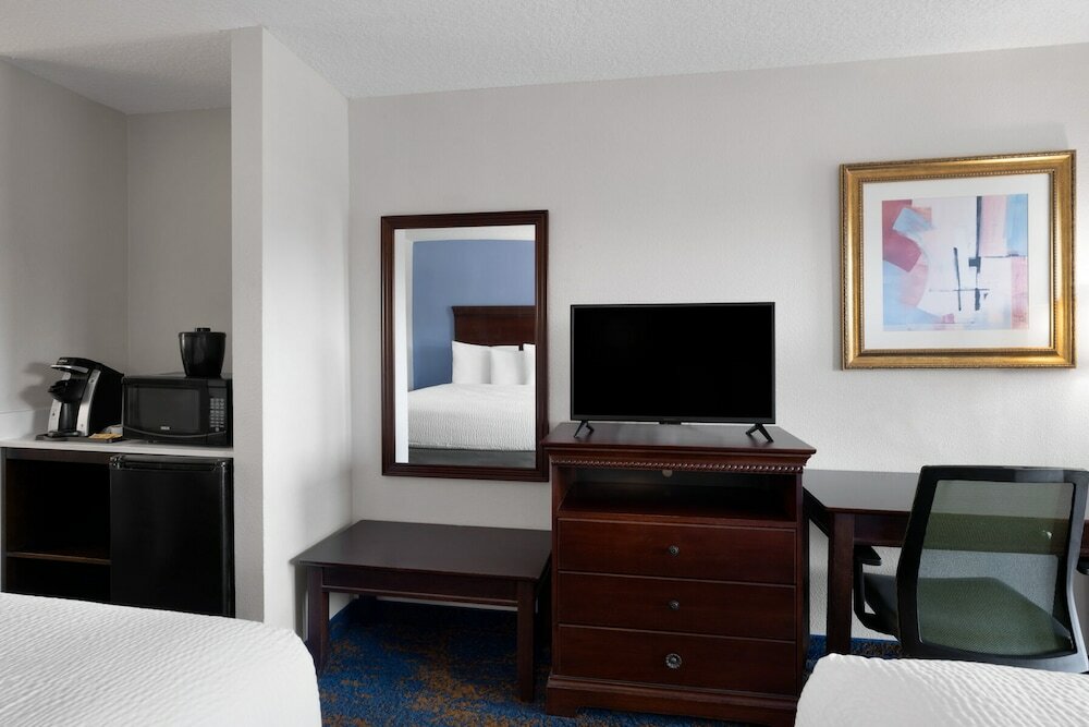 Фото Hotel South Tampa & Suites