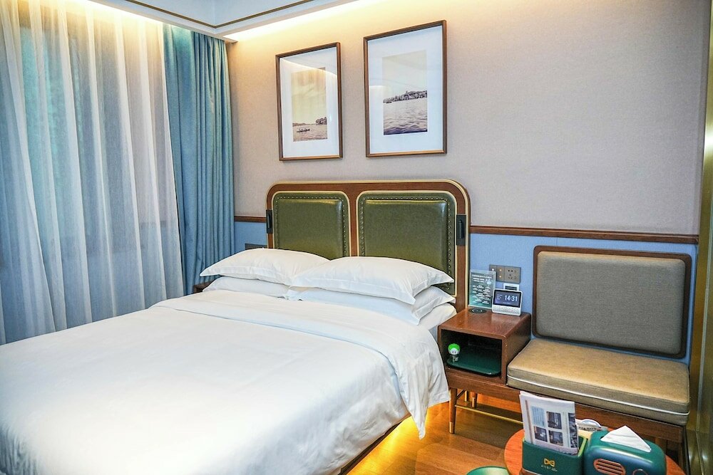 Фото Hiking Hotel Hangzhou