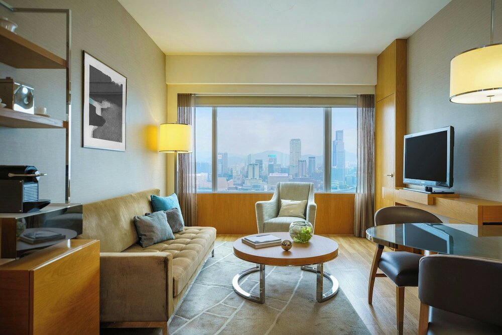 Фото Renaissance Hong Kong Harbour View Hotel