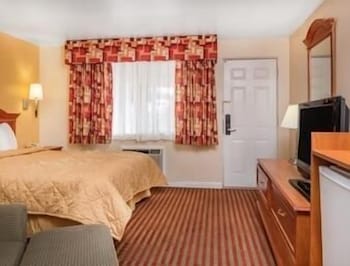 Фото Travelodge by Wyndham Klamath Falls