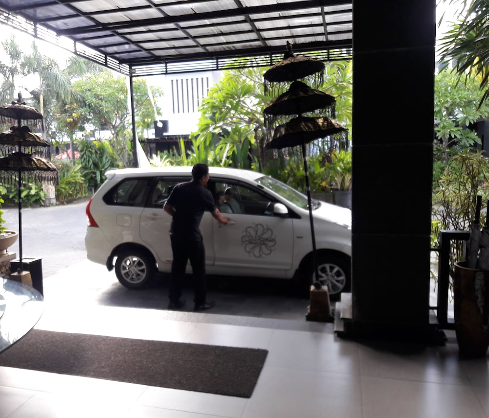 Фото The Radiant Hotel