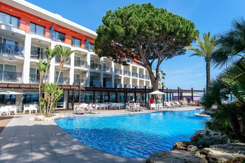 Гостиница Estival Centurión Playa в Камбрильсе