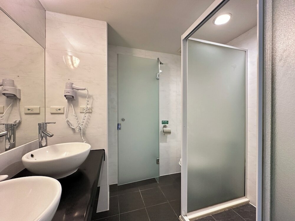 Фото Chientan Youth Hotel