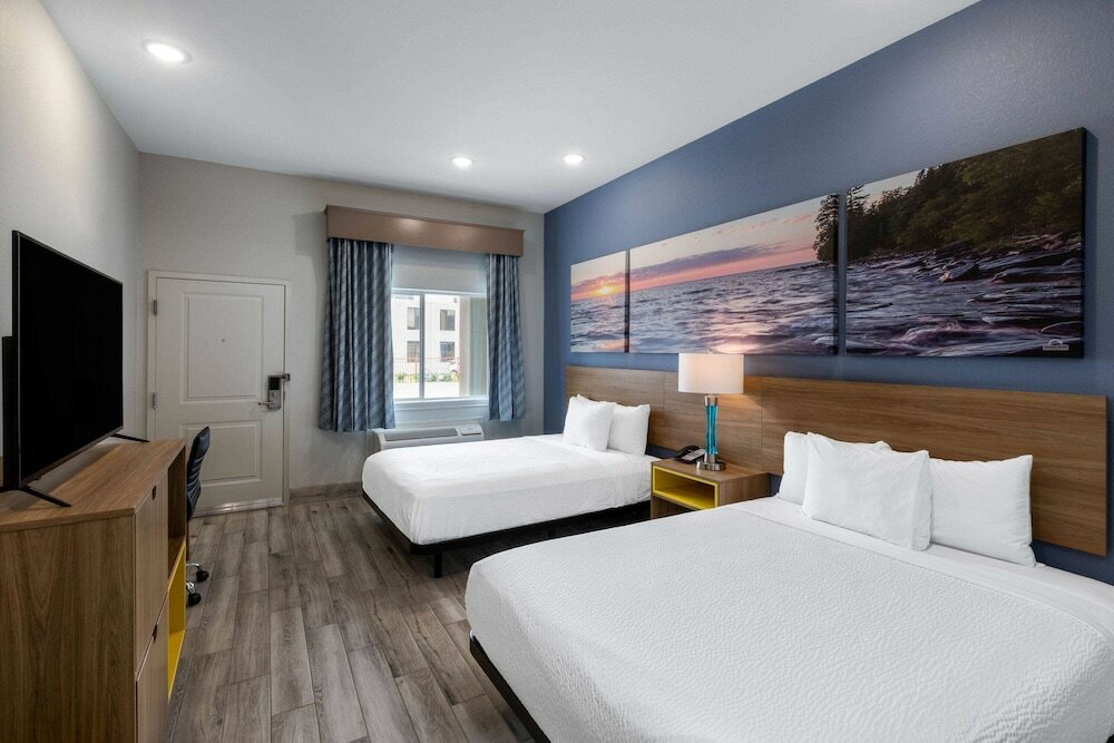Фото Days Inn & Suites by Wyndham Downtown/University of Houston