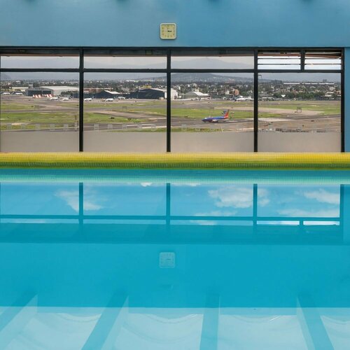 Внешний вид отеля Camino Real Aeropuerto Mexico в Мехико, фото 3