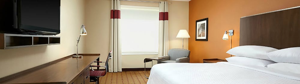 Фото Four Points by Sheraton Edmonton International Airport