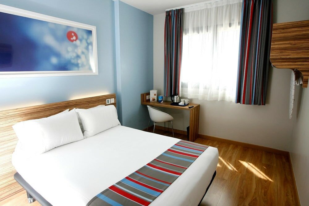 Фото Travelodge Madrid Metropolitano