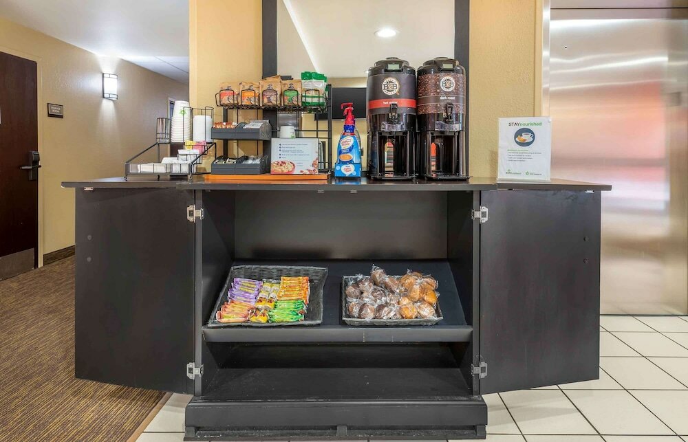 Фото Extended Stay America Suites Princeton West Windsor