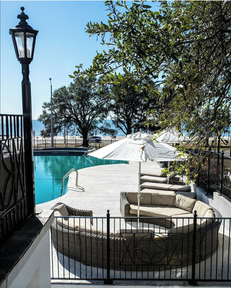 Фото White House Hotel