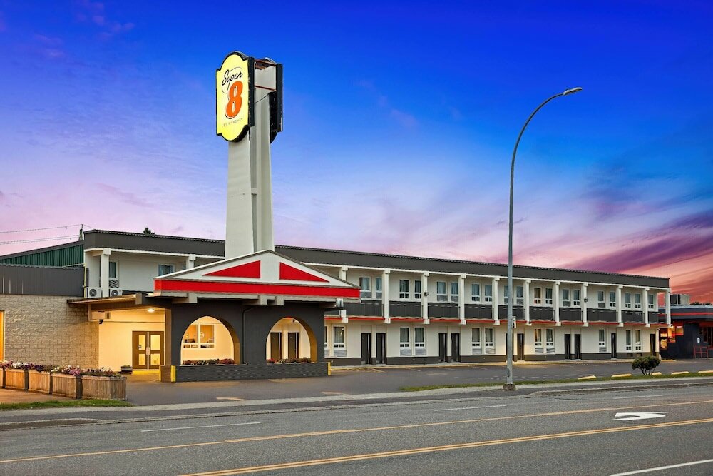 Фото Super 8 by Wyndham Thunder Bay
