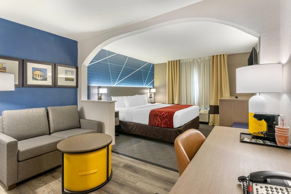 Фото Comfort Suites Downtown Sacramento