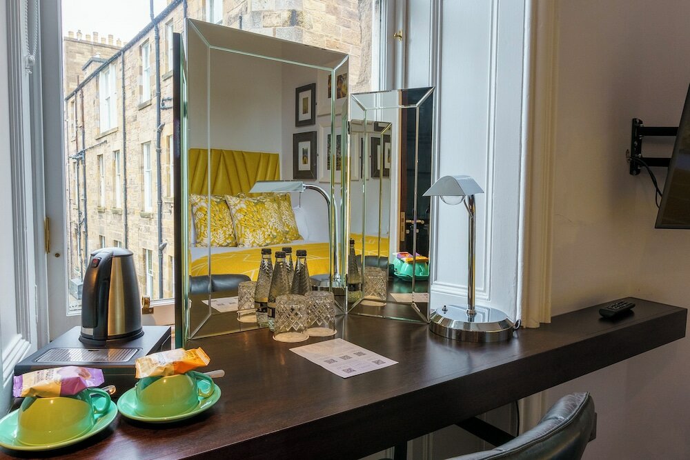 Фото Black Ivy Hotel