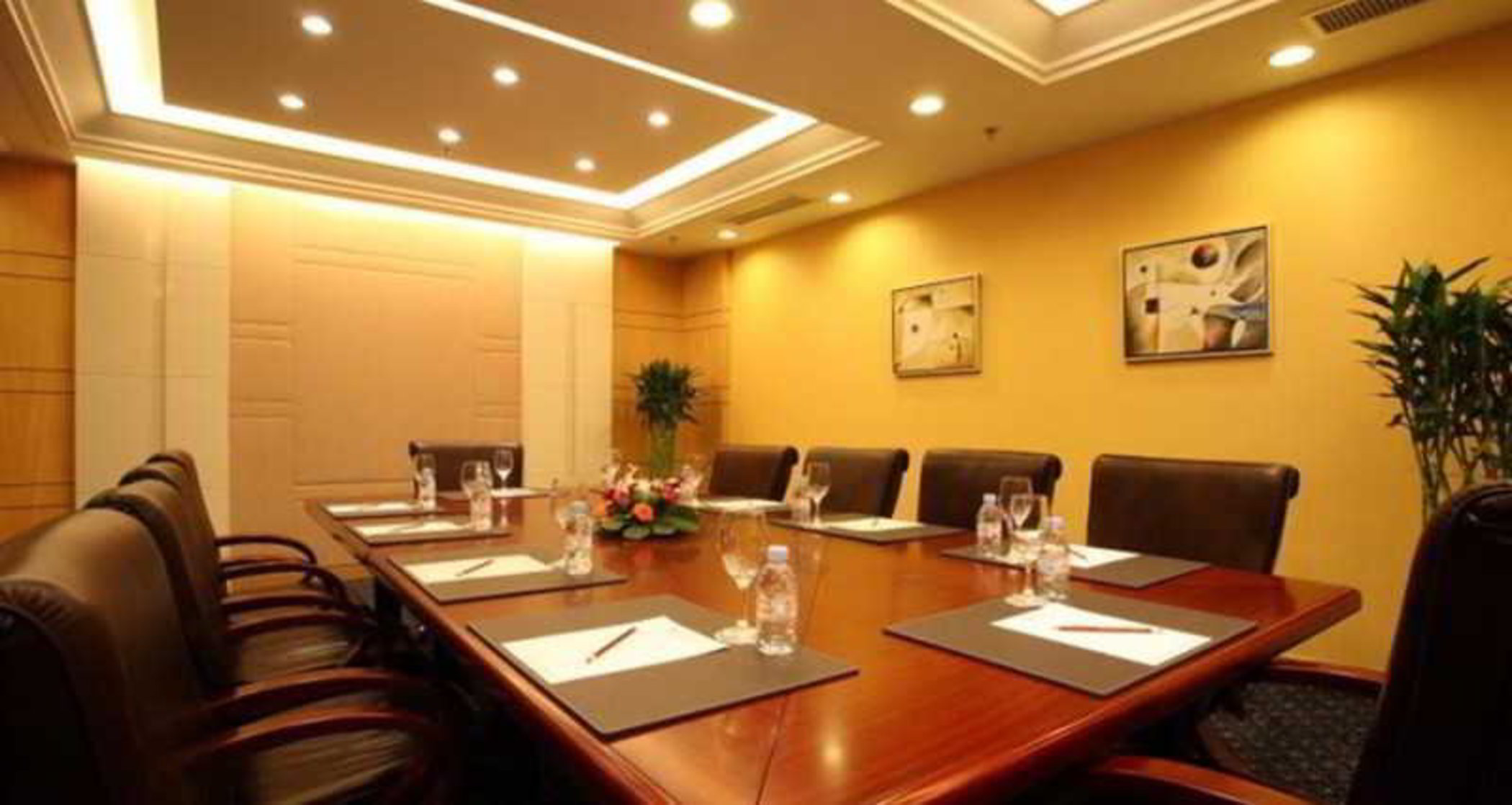 Фото Argyle International Airport Hotel Shanghai